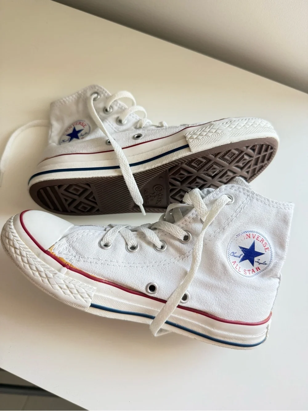 Converse All Star White Kids Shoes Sneakers High Tops Size 1.5 Youth